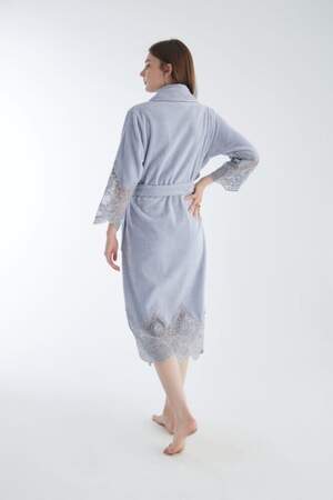 Велюровый женский халат с кружевом Nusa 4095