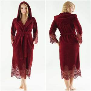 Велюровый женский халат длинный с кружевом Nusa 4150